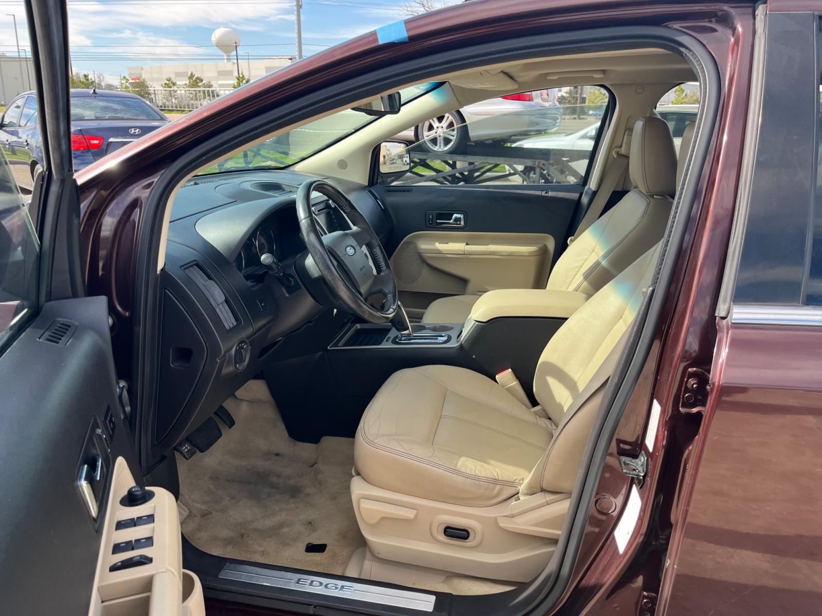 2009 BROWN /TAN Ford Edge (2FMDK39C09B) , Automatic transmission, located at 14700 Tomball Parkway 249, Houston, TX, 77086, (281) 444-2200, 29.928619, -95.504074 - Photo #8